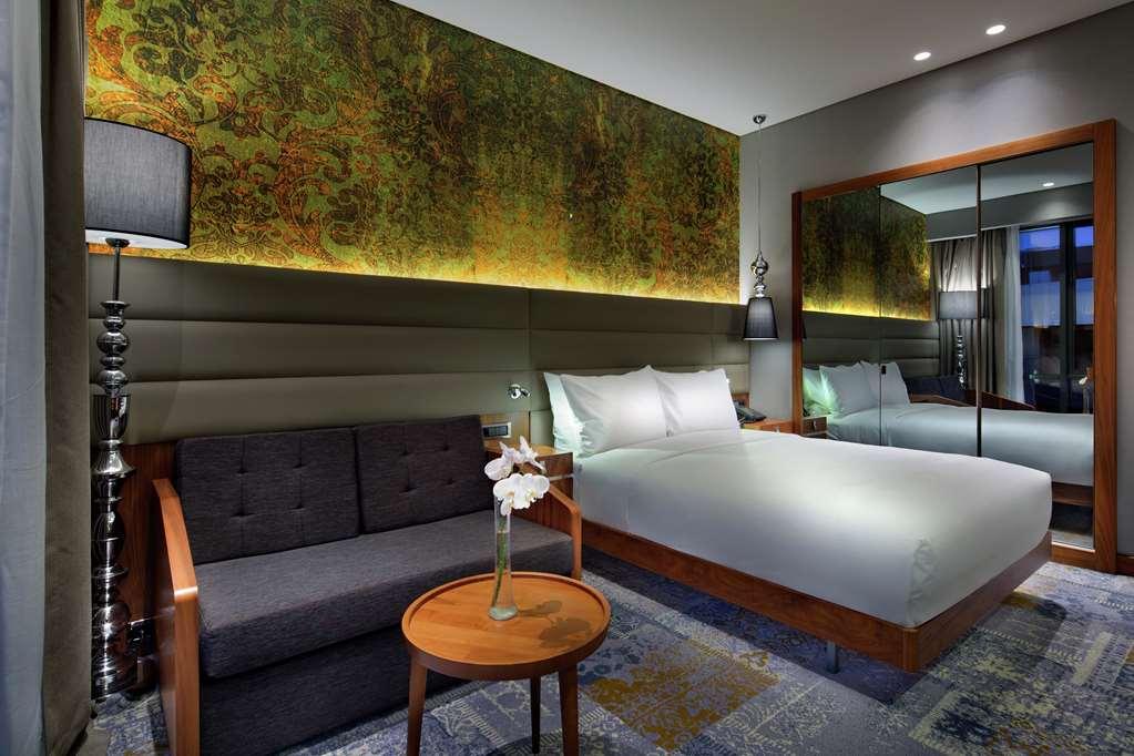Отель Doubletree By Hilton Istanbul - Piyalepasa Экстерьер фото
