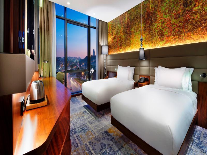 Отель Doubletree By Hilton Istanbul - Piyalepasa Экстерьер фото Deluxe Room